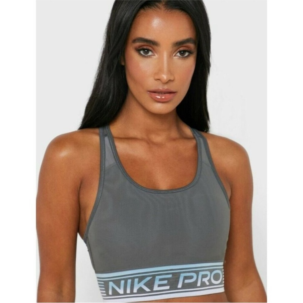 Nike Swoosh Sports Bra